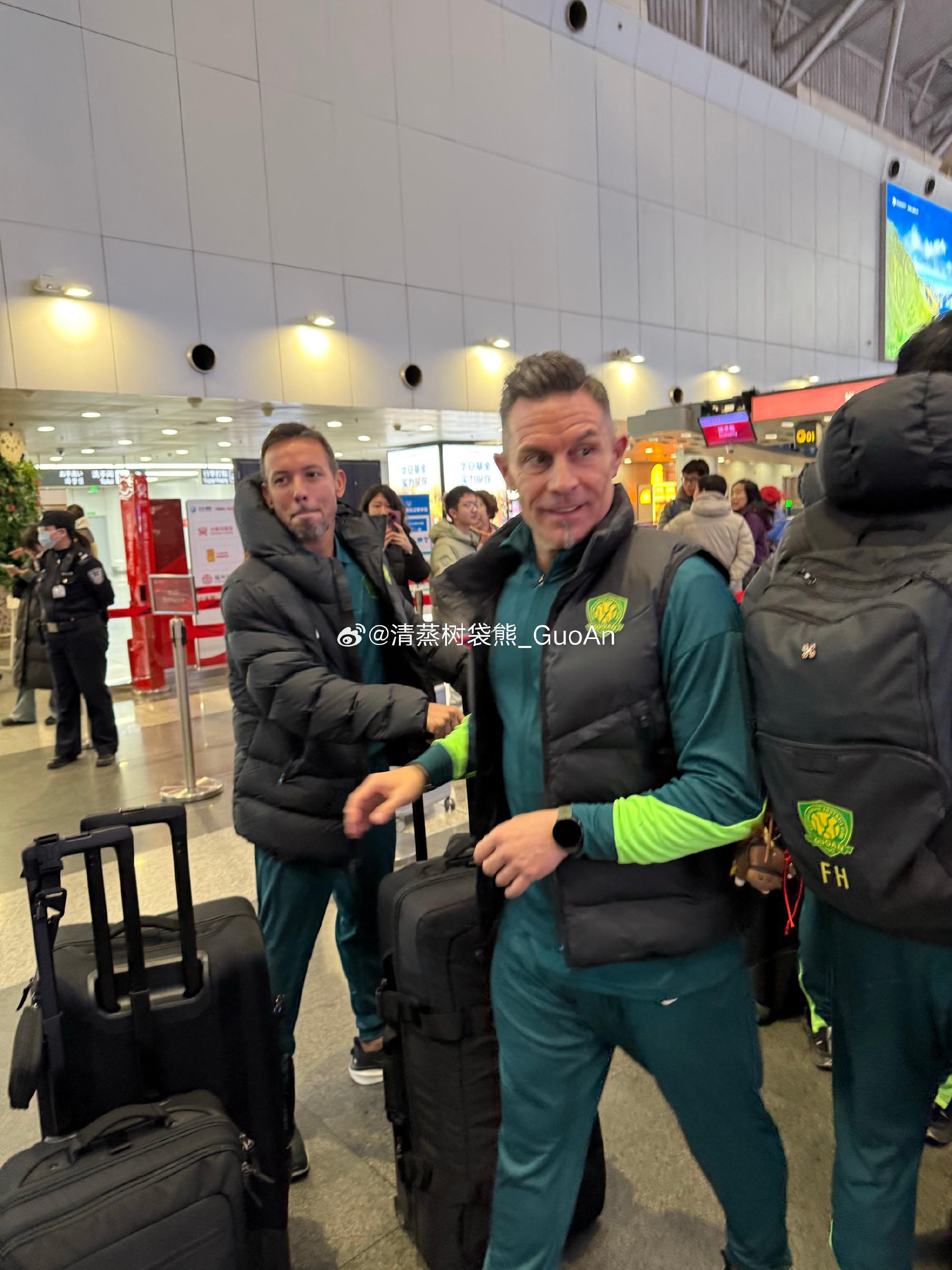 开云在线-博主：原成都蓉城门将教练汉斯正式加入北京国安教练组